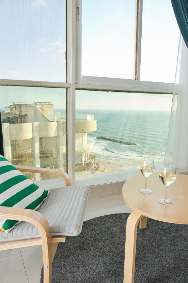 Sunny Sea View Studio Daire Herzelia Dış mekan fotoğraf
